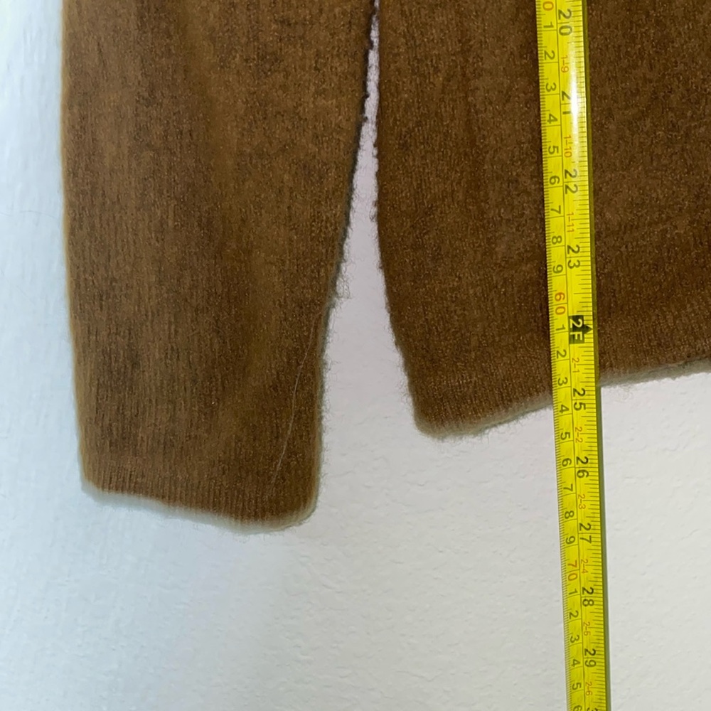 🎈Cozy Brown Button up Sweater with detachable Faux Fur Collar! - Picture 10 of 11